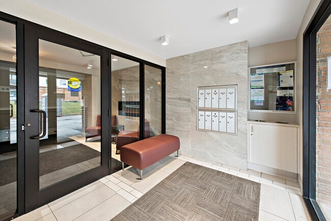 Photo du bâtiment - 1330 Danforth Road