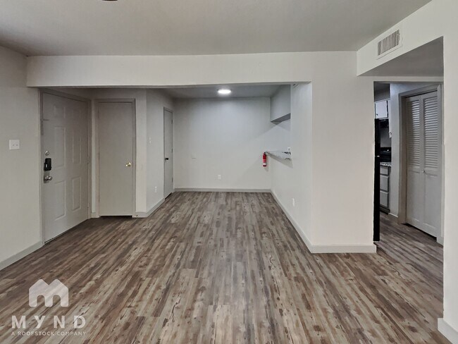 Foto del edificio - 624 E 3rd St