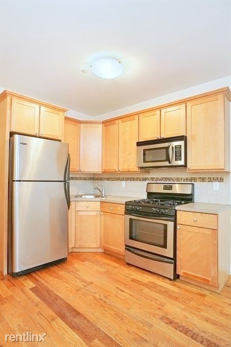 Building Photo - 415 E 119th St