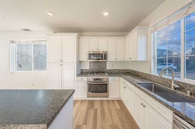 Foto del edificio - 8635 Festival St