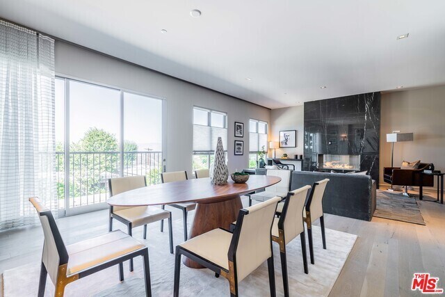 Foto del edificio - 2391 Roscomare Rd