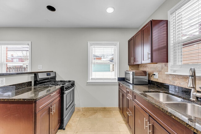Building Photo - 2555 Saybrook Rd