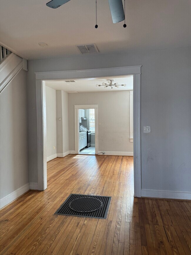 Foto del edificio - 741 Melville Ave