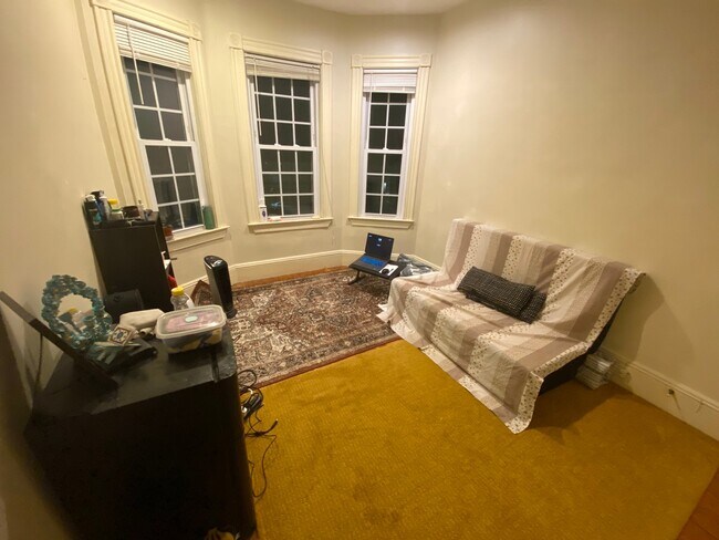 Foto del edificio - 235 Heath St
