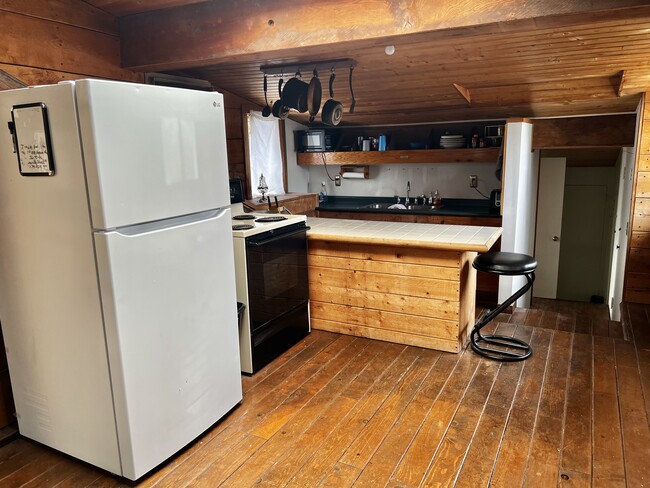Kitchen - 7 Court St
