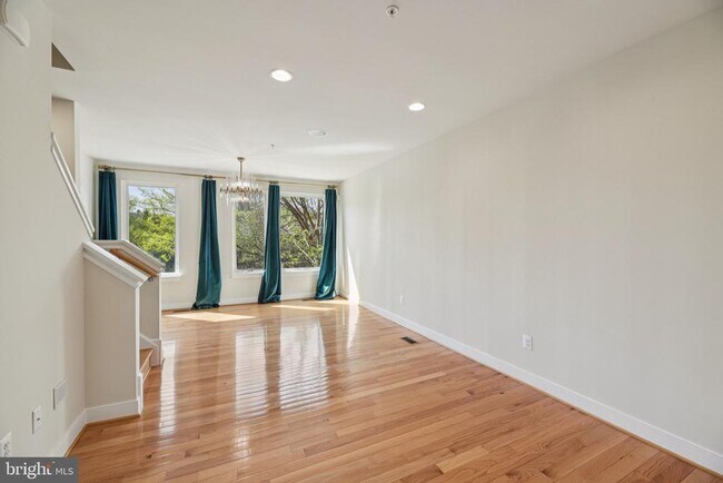 Foto del edificio - 5627 45th Ave