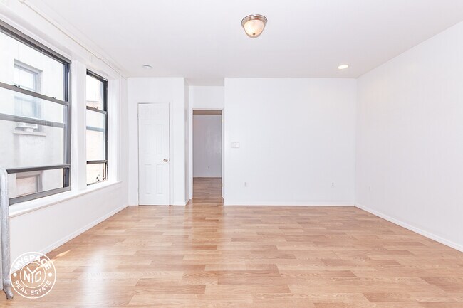 Building Photo - 327 Eastern Pkwy