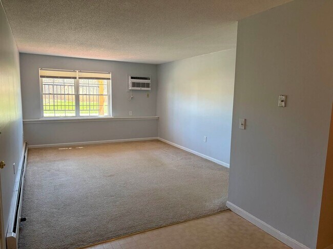 Foto del edificio - 804 White Cedar Blvd