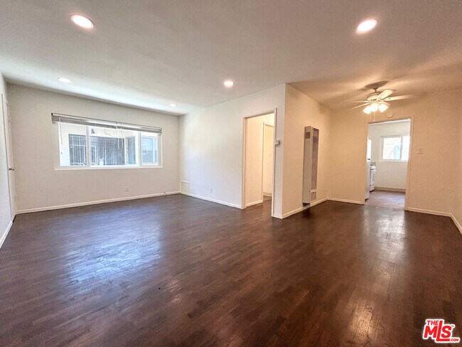 Foto del edificio - 1146 N Formosa Ave