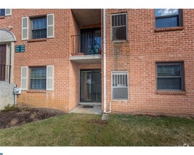 Building Photo - 3301 Valley Dr