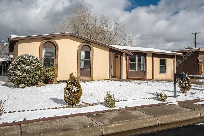 Foto principal - 13105 Skyview Ave NE