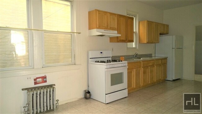 Building Photo - 475 Lenox Rd