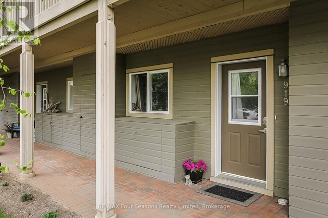 Building Photo - 919 Cedar Pointe Ct