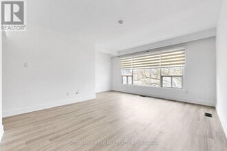 Building Photo - 809 St Clair Ave W