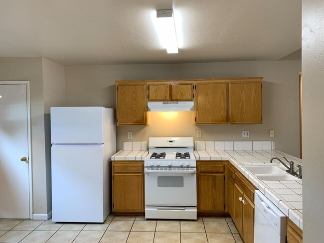 Building Photo - 6204 Straub Ln