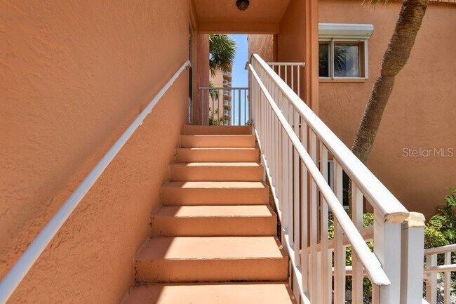 Building Photo - 7400 Sunshine Skyway Ln S