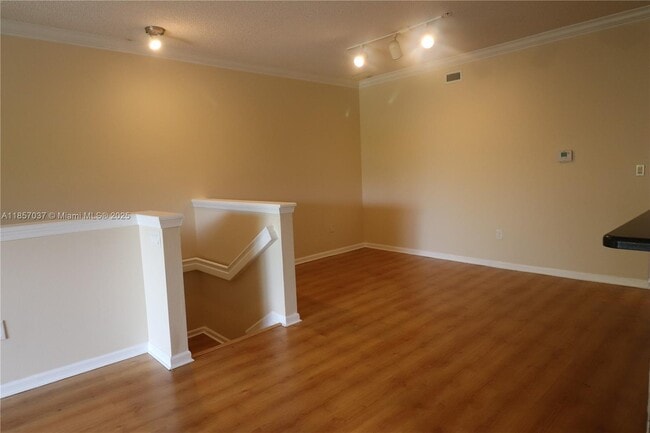 Building Photo - 5880 W Sample Rd