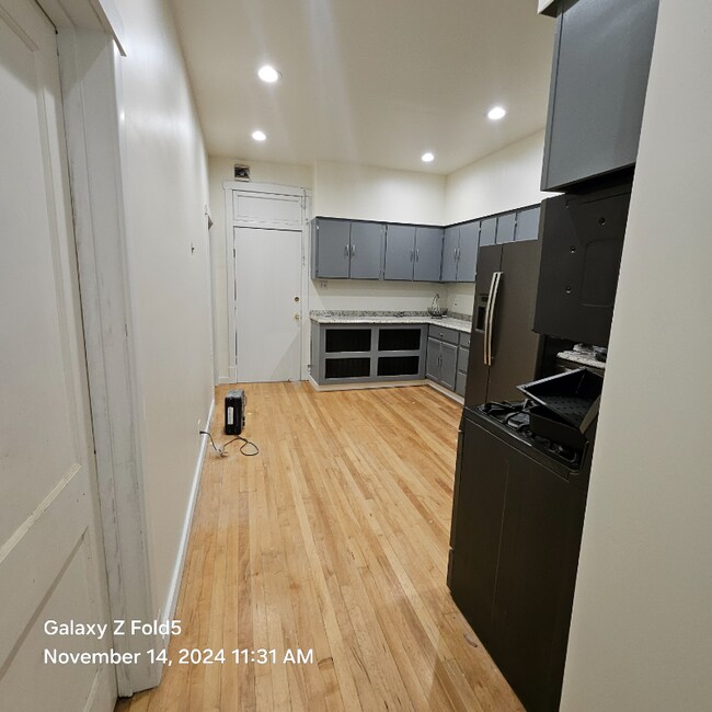 Foto del edificio - 2453 N Marmora Ave