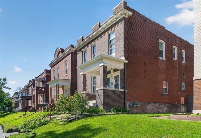 Foto del edificio - 736 Dover Pl