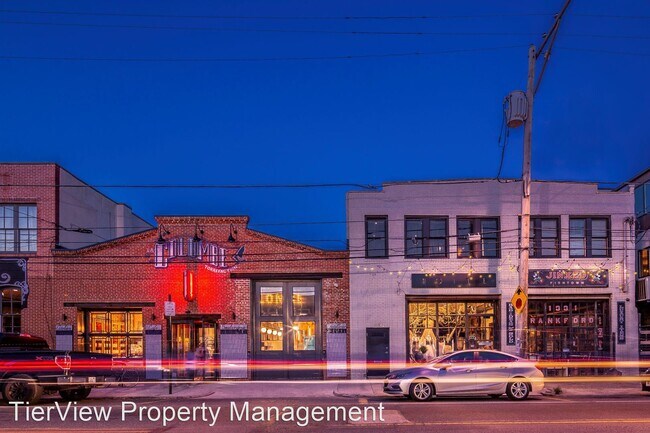 Building Photo - 2013 N Front St