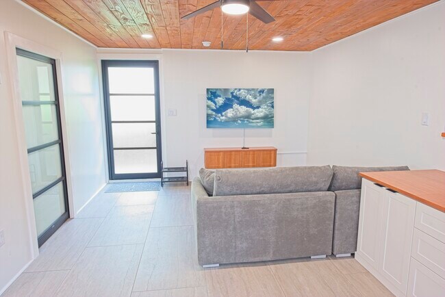 Foto del edificio - 2828 Dow St