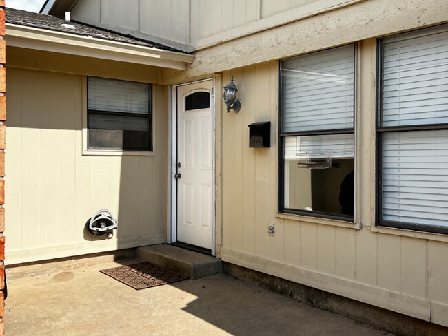 Building Photo - 7132 NW 116th St