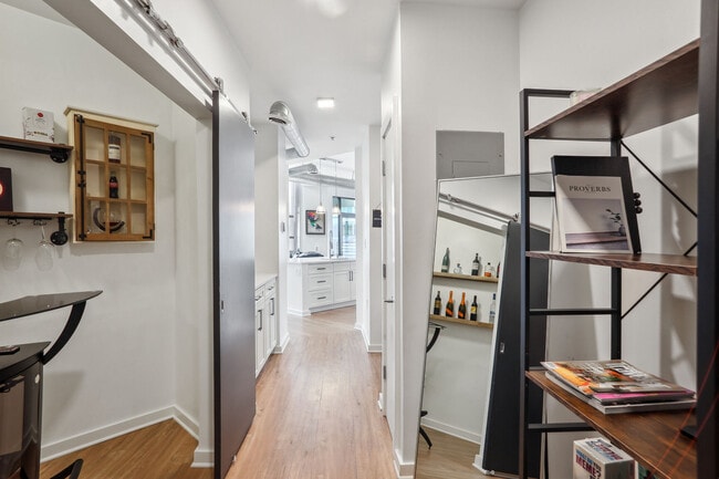 Foto del edificio - 260 18th St NW