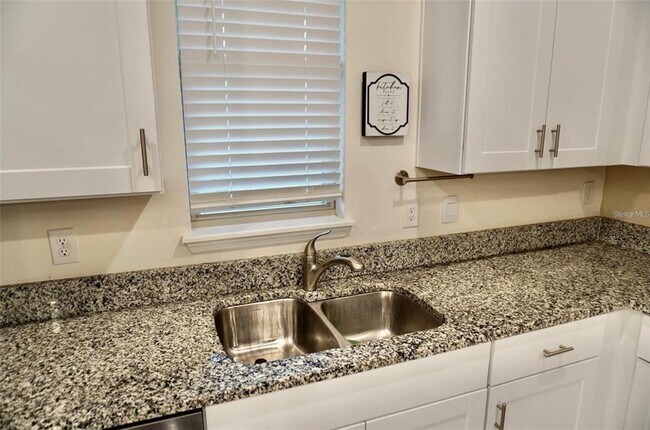 Foto del edificio - 9588 Jacques Alley