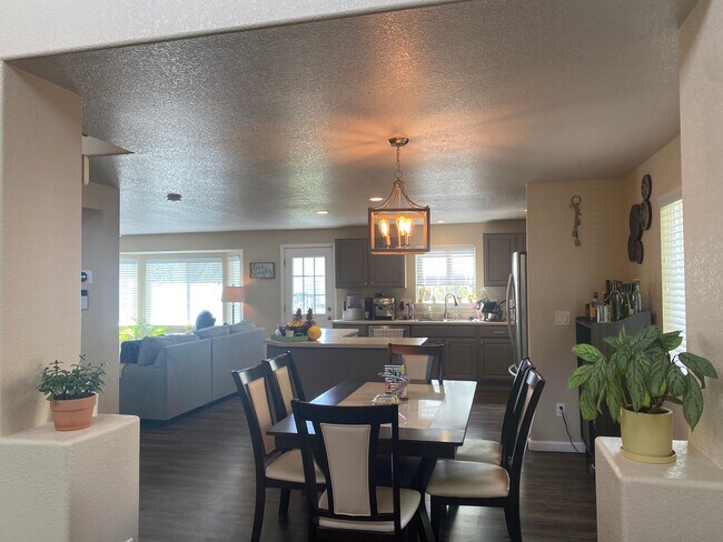 Foto del edificio - 14583 Gaylord St