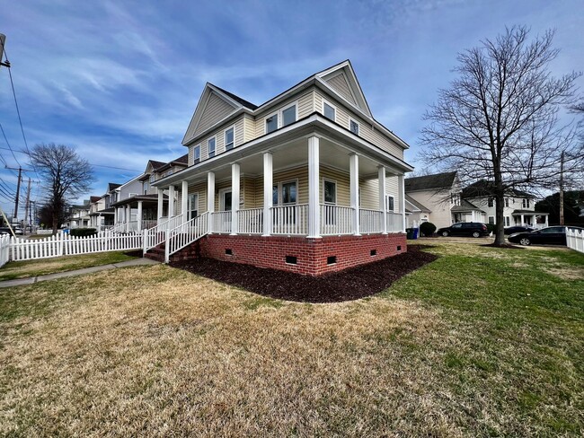 Foto del edificio - Beautiful Colonial-style home located in t...