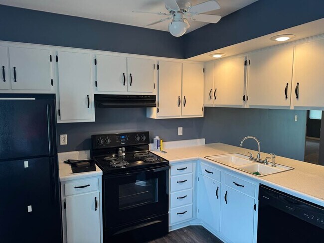 Cocina - 2275 N Cable Rd