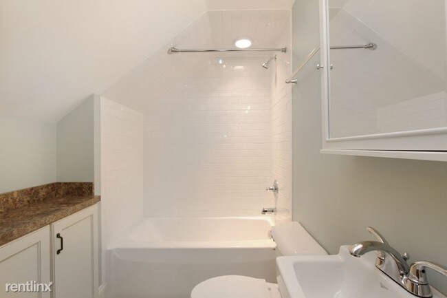 Building Photo - 5 br, 3 bath Duplex - 845 Cherry St SE
