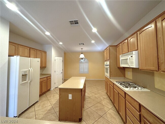 Building Photo - 2100 Idaho Falls Dr