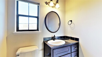 Building Photo - 4708 Ingersoll St