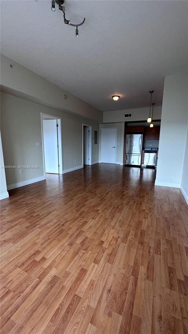 Foto del edificio - 3470 E Coast Ave