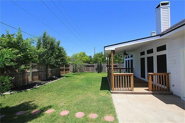Building Photo - 6106 Grand Glen Ct