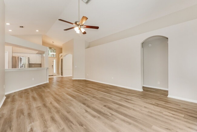Building Photo - 29611 Birds Eye Dr