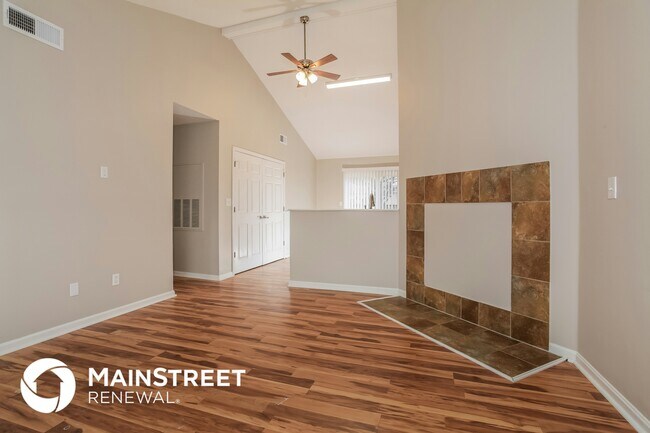 Foto del edificio - 12110 Winding Spring Ct