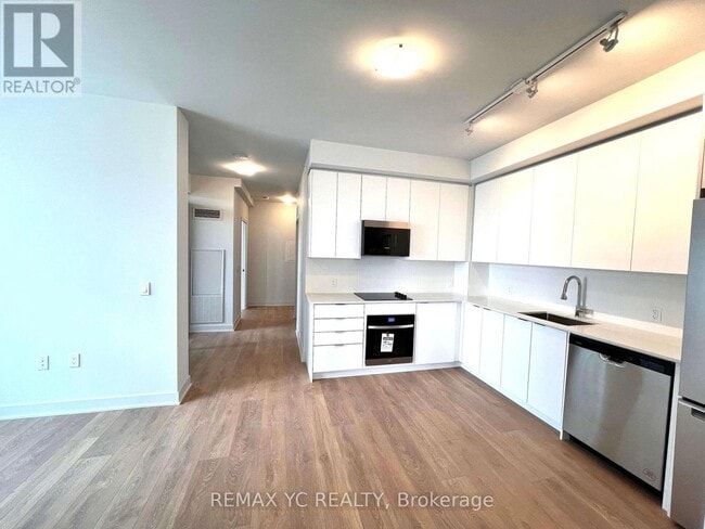 Building Photo - 2920 Hwy 7