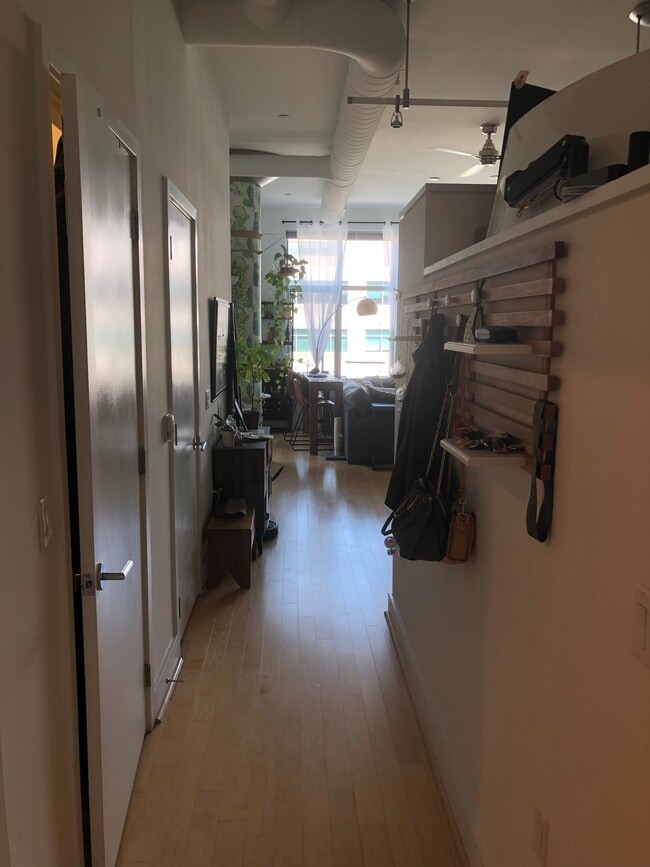 Foto del edificio - 8200 Crestwood Heights Dr