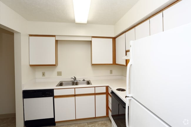 Kitchen - Bradford Run Apartments