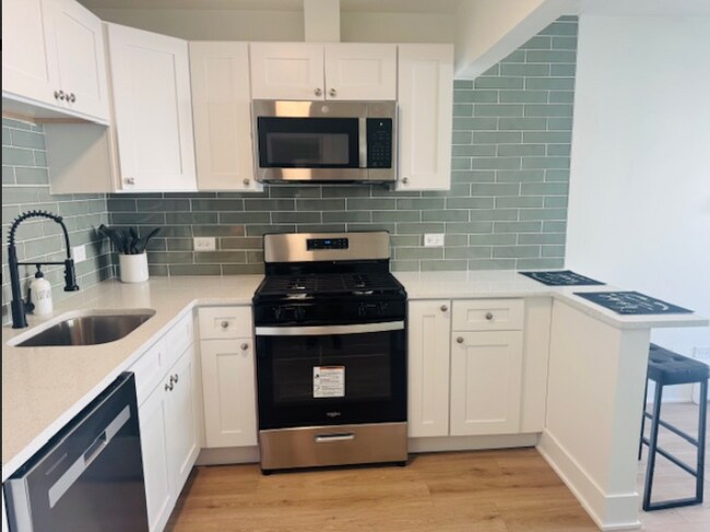 Foto del edificio - 4823 W 157th St