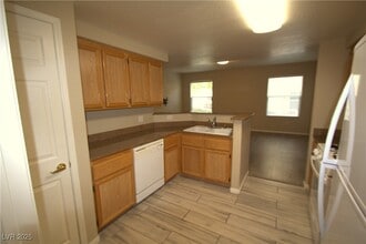 Building Photo - 10550 W Alexander Rd