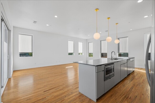 Foto del edificio - 1715 Bennett Ave