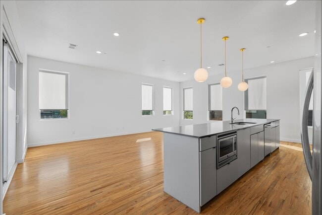 Building Photo - 1715 Bennett Ave