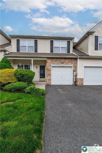 Building Photo - 11 Cobblestone Dr