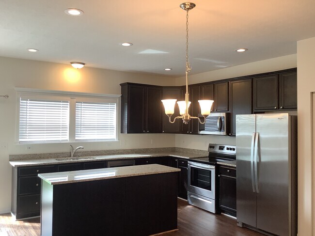 Building Photo - 249 Cavanaugh Dr