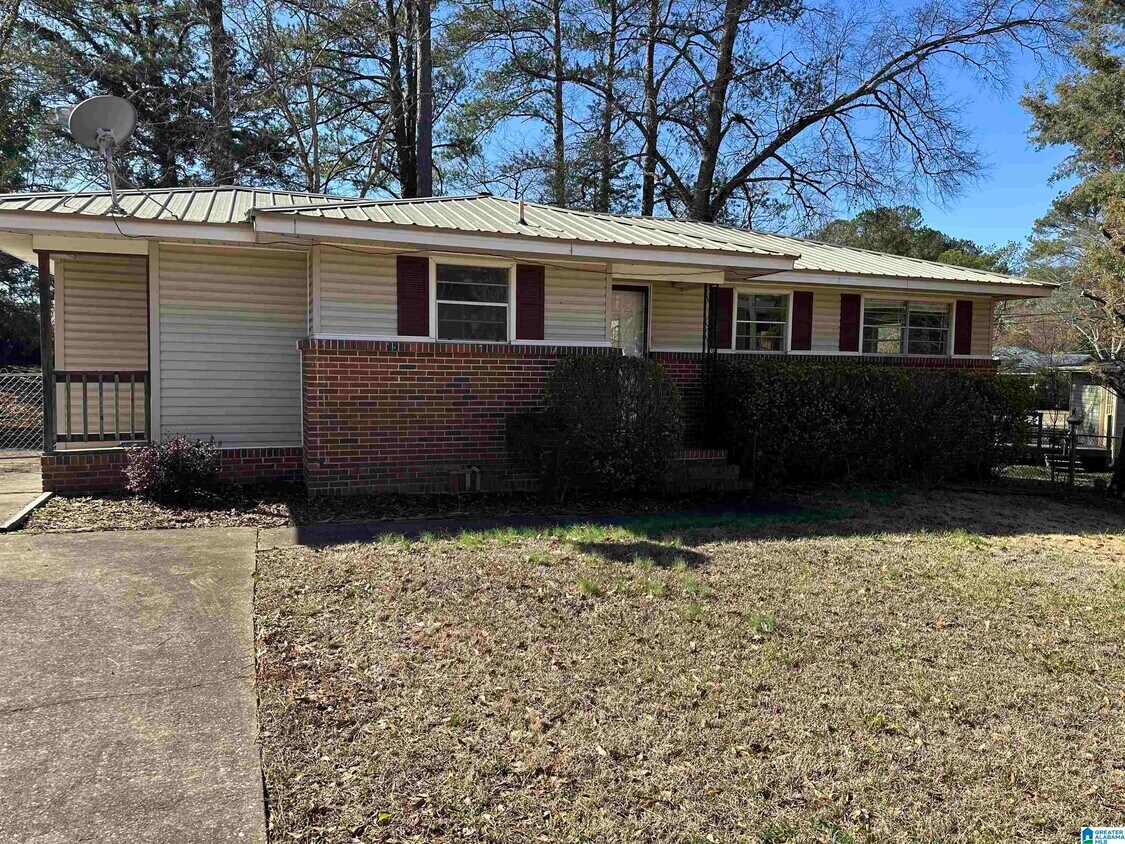 1236 Robert E Lee St, Leeds, AL 35094 House Rental in Leeds, AL