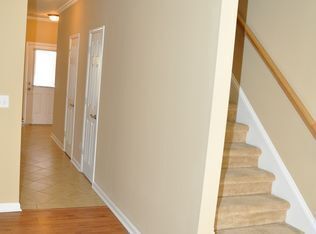 Foto del edificio - 4 Bedrooms, 3 Full Bathrooms and 1 Half Bath