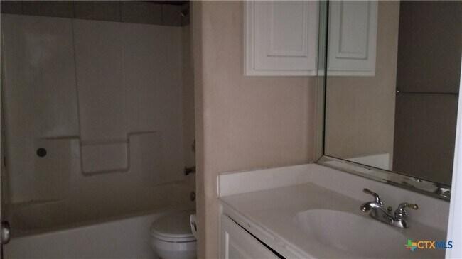 Foto del edificio - 3023 Green Mountain Dr